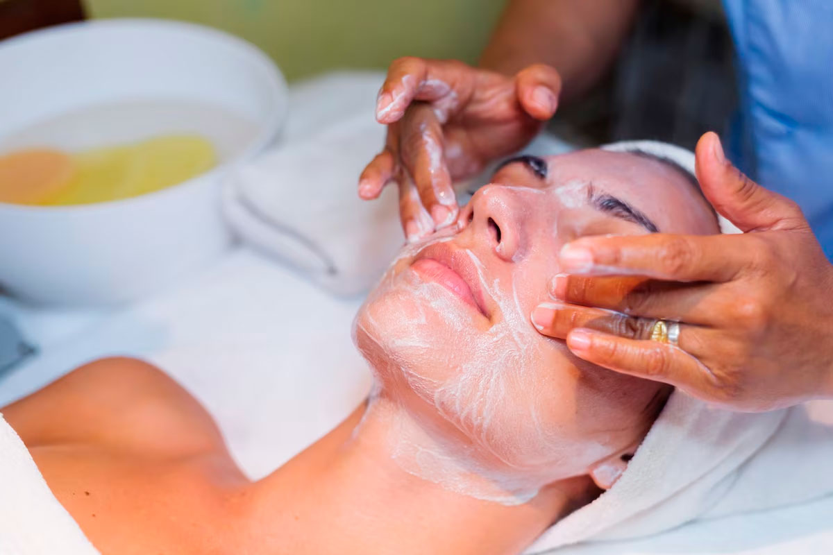 De-Tan-Hydroboost-facial De Tan Hydroboost facial